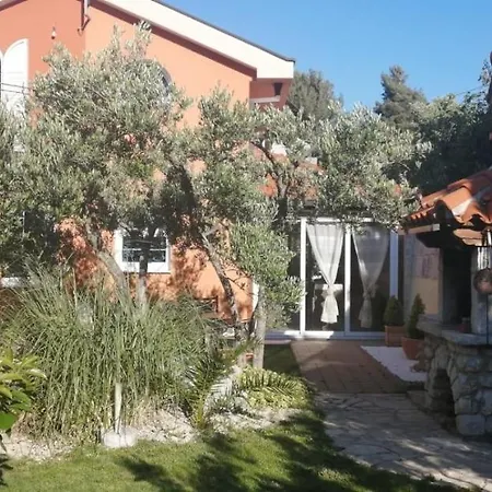 Ferienhaus Olive Tree Hébergement de vacances *